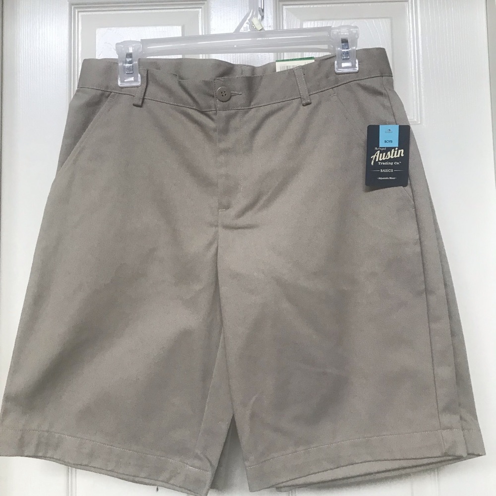 2 pair lot of brand new Khaki shorts NWT